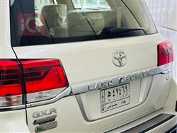 تۆیۆتا لاند کروزەر